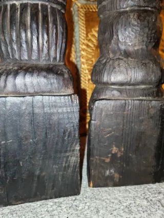 Figuras de madera tallada