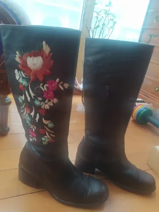 BOTAS BORDADAS DE SFERA