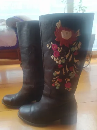 BOTAS BORDADAS DE SFERA