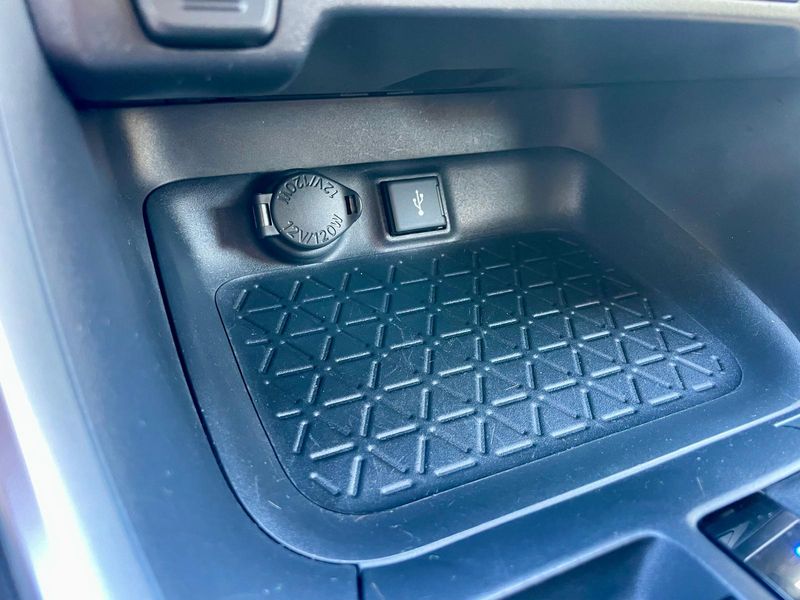 Toyota RAV4 2022, foto 36