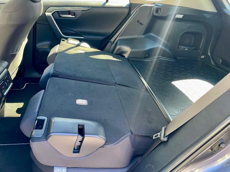 Toyota RAV4 2022, foto 16