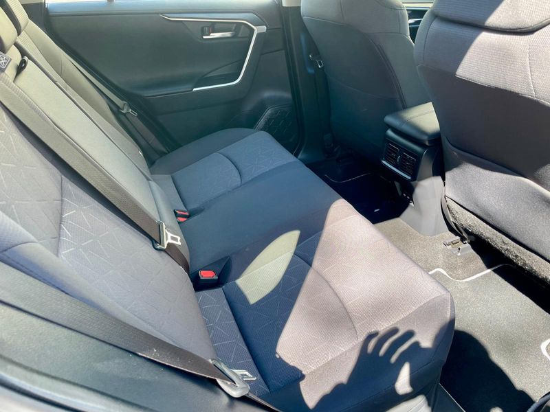 Toyota RAV4 2022, foto 21