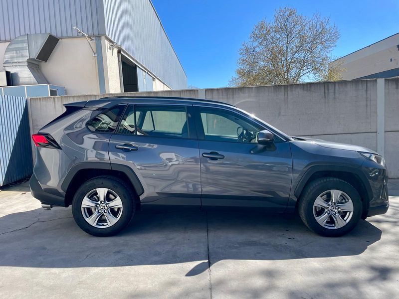 Toyota RAV4 2022, foto 6