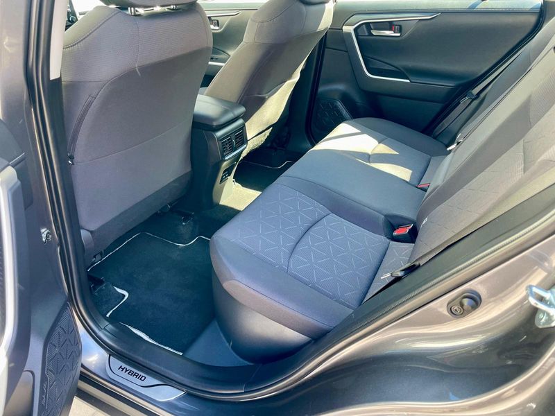 Toyota RAV4 2022, foto 15