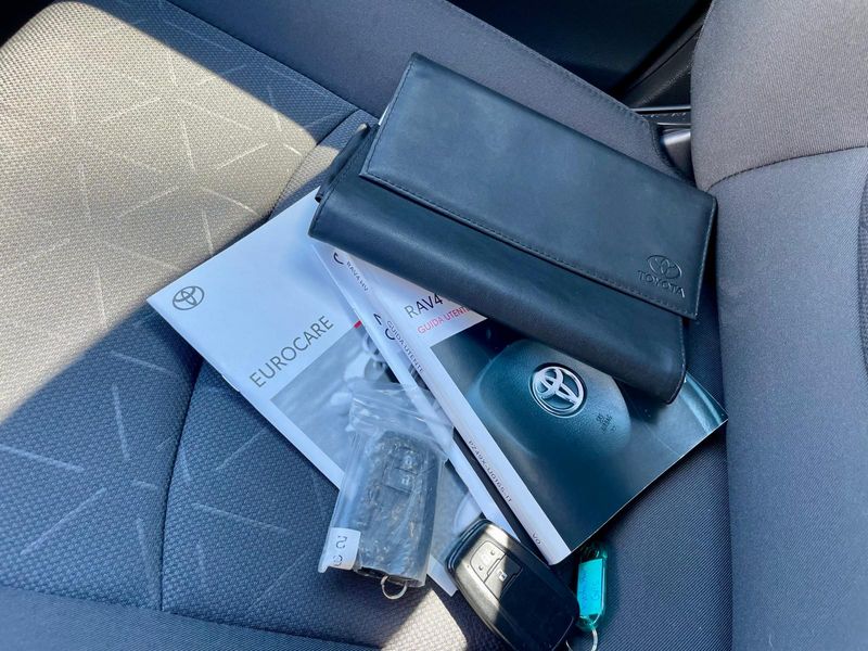 Toyota RAV4 2022, foto 44