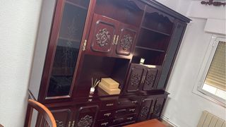 Mueble de salón madera y cristal