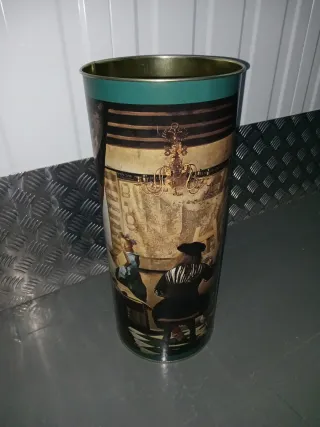 Paragüero metálico decorado