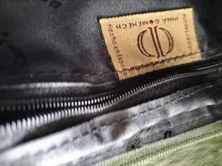 Bolso Inma Domenech. Imita piel de cocodrilo.