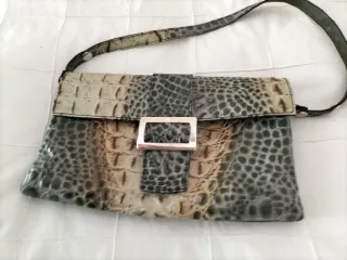 Bolso Inma Domenech. Imita piel de cocodrilo.
