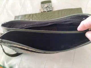 Bolso Inma Domenech. Imita piel de cocodrilo.