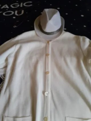 Chaqueta de algodón talla 44,con sombrero blanco