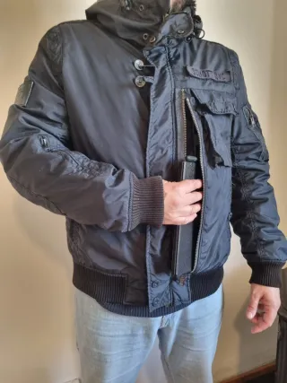 Chaqueta Aviador Schott azul marino.