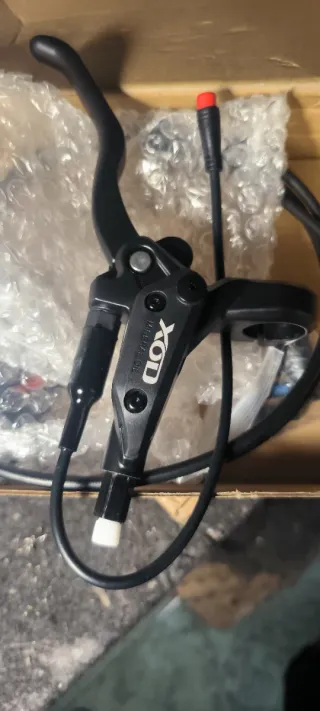 Manete Travão Hidráulico XOD Direito