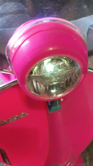 Moto Vespa Eléctrica Infantil Rosa