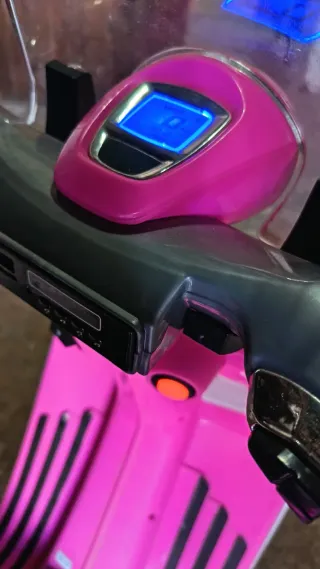 Moto Vespa Eléctrica Infantil Rosa