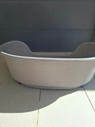 Cama rígida para perros de plástico