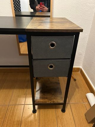 Escritorio madera oscura/negro con cajones