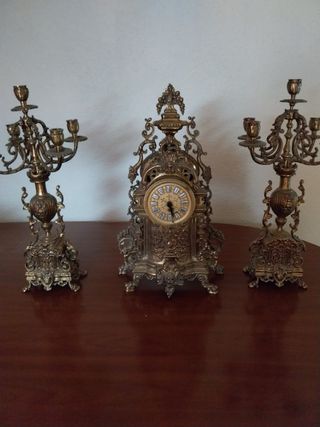 Reloj y Candelabros Bronce