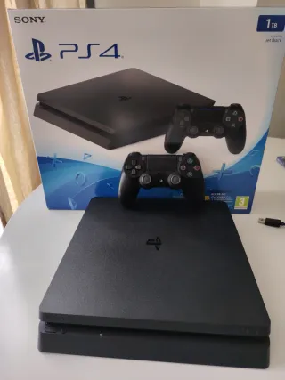 Consola PS4 Slim 1TB Negra + Accesorios