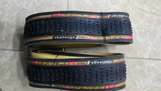 2 Pneus Challenge Grifo PRO 700x33 Tubeless