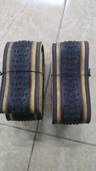 2 Pneus Challenge Grifo PRO 700x33 Tubeless