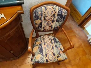 2 Sillas Madera Tapizadas