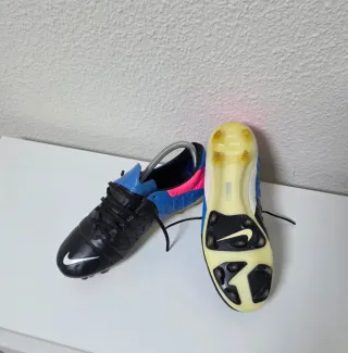 Botas de fútbol Nike CTR360