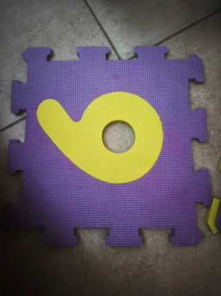 Puzzle suelo acolchado con números y letras