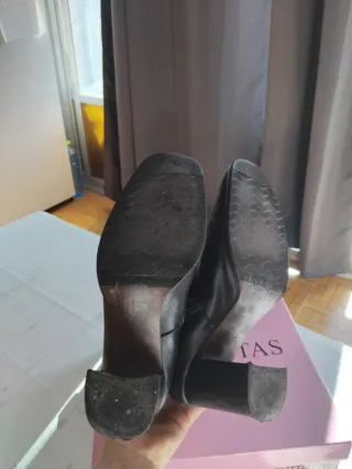 Botines de piel negros