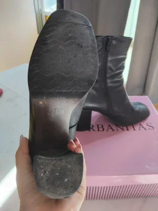 Botines de piel negros