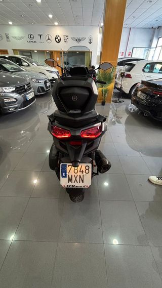 Yamaha Xmax 300 2024