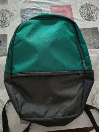 Mochila Quechua Verde y Negra