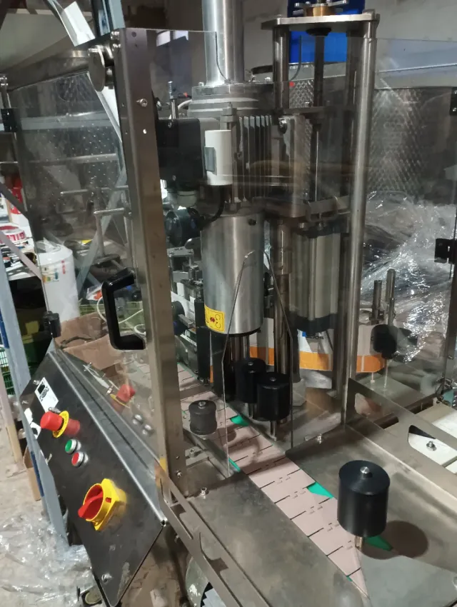 Etiquetadora y Capsuladora Galimany