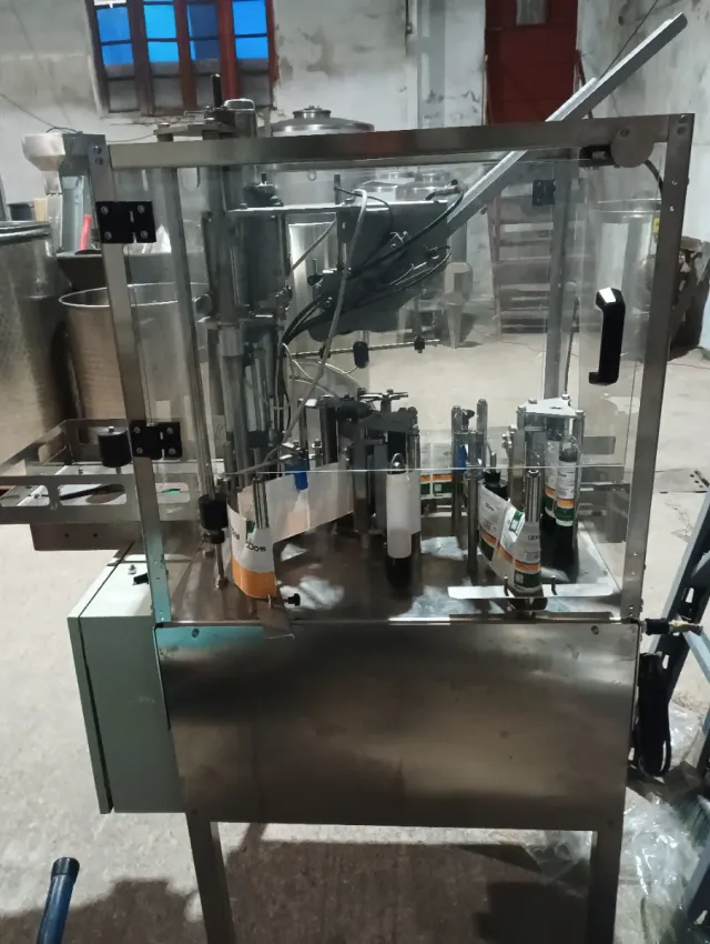 Etiquetadora y Capsuladora Galimany