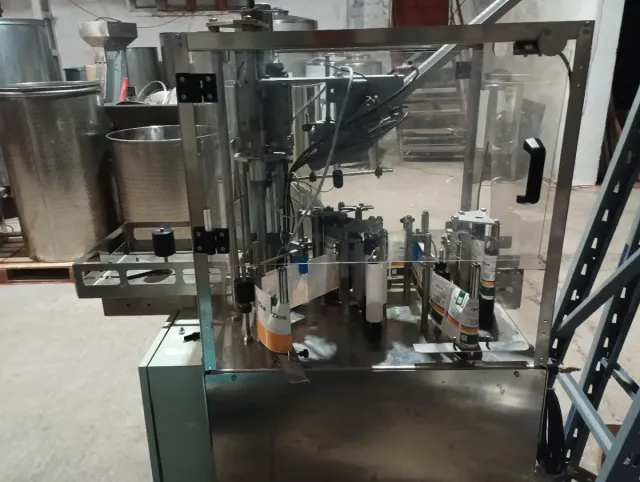 Etiquetadora y Capsuladora Galimany