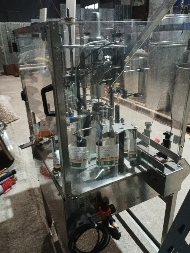 Etiquetadora y Capsuladora Galimany