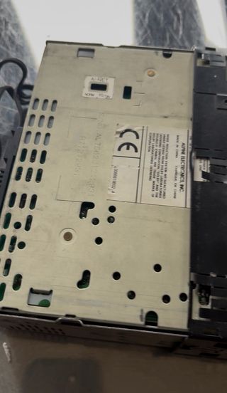 Aparato de radio cassett Alpine RUE-4185