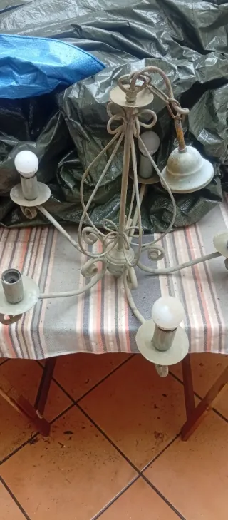 Lámpara de techo antigua