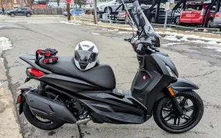 Piaggio Beverly 300cc HPE 2025 deep black