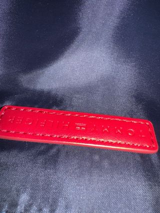 Bolso Tommy Hilfiger Negro Acolchado