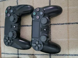 Lote: PS4 Slim 1TB Negra