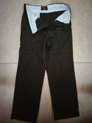 Pantalón de de ropa canaria niño, talla 8