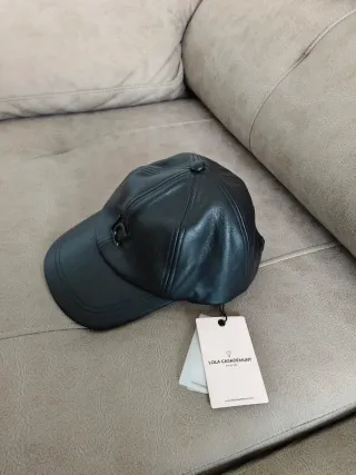 Gorra Lola Casademunt polipiel negra