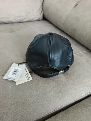 Gorra Lola Casademunt polipiel negra