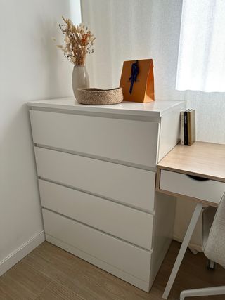 Cómoda 4 cajones IKEA MALM blanca