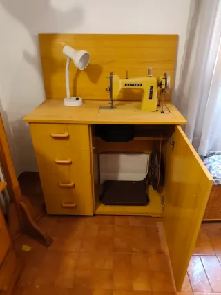 Mueble máquina de coser Wertheim