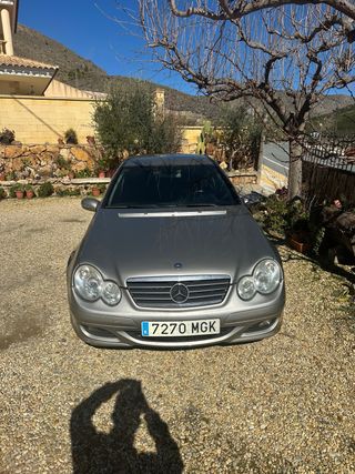 Mercedes-Benz Clase C 2004