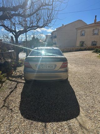 Mercedes-Benz Clase C 2004