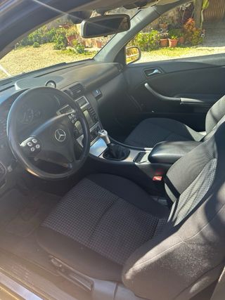 Mercedes-Benz Clase C 2004