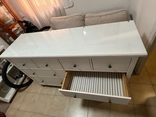 Cómoda 8 cajones con tapa de cristal